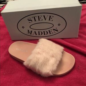 Fluffy pink Steve Madden sliders